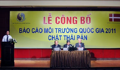 Báo cáo môi trường quốc gia năm 2011 - Chất thải rắn, phân tích các vấn đề liên quan đến chất thải rắn của Việt Nam.