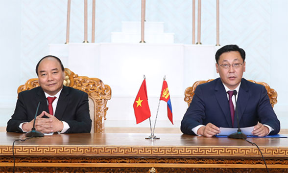 MÔNG CỔ “MỞ CỬA” ĐÓN NHÀ ĐẦU TƯ VIỆT NAM KHAI THÁC DẦU MỎ, KHOÁNG SẢN