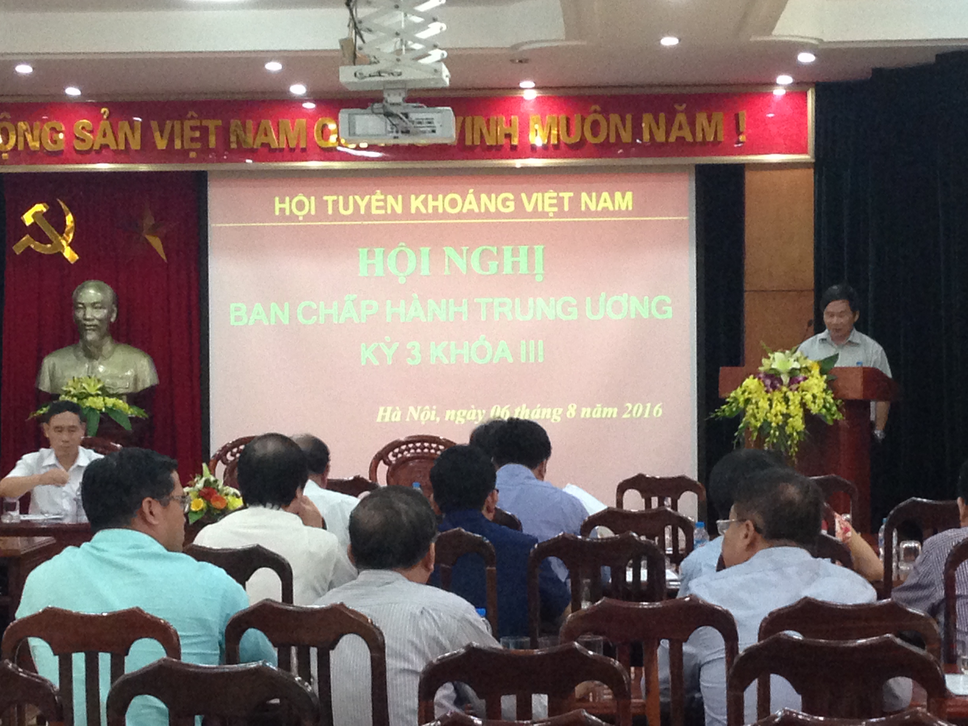 Nghị quyết Hội nghị Ban Chấp hành Trung ương lần thứ 3 nhiệm kỳ III
