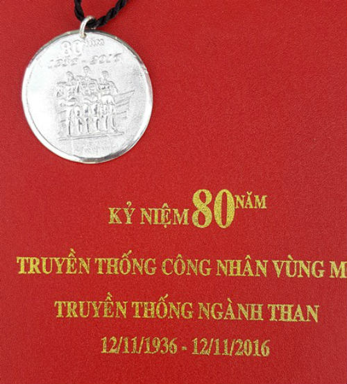 Vinacomin phải báo cáo Thủ tướng việc làm kỷ niệm chương 640.000 đồng cho công nhân