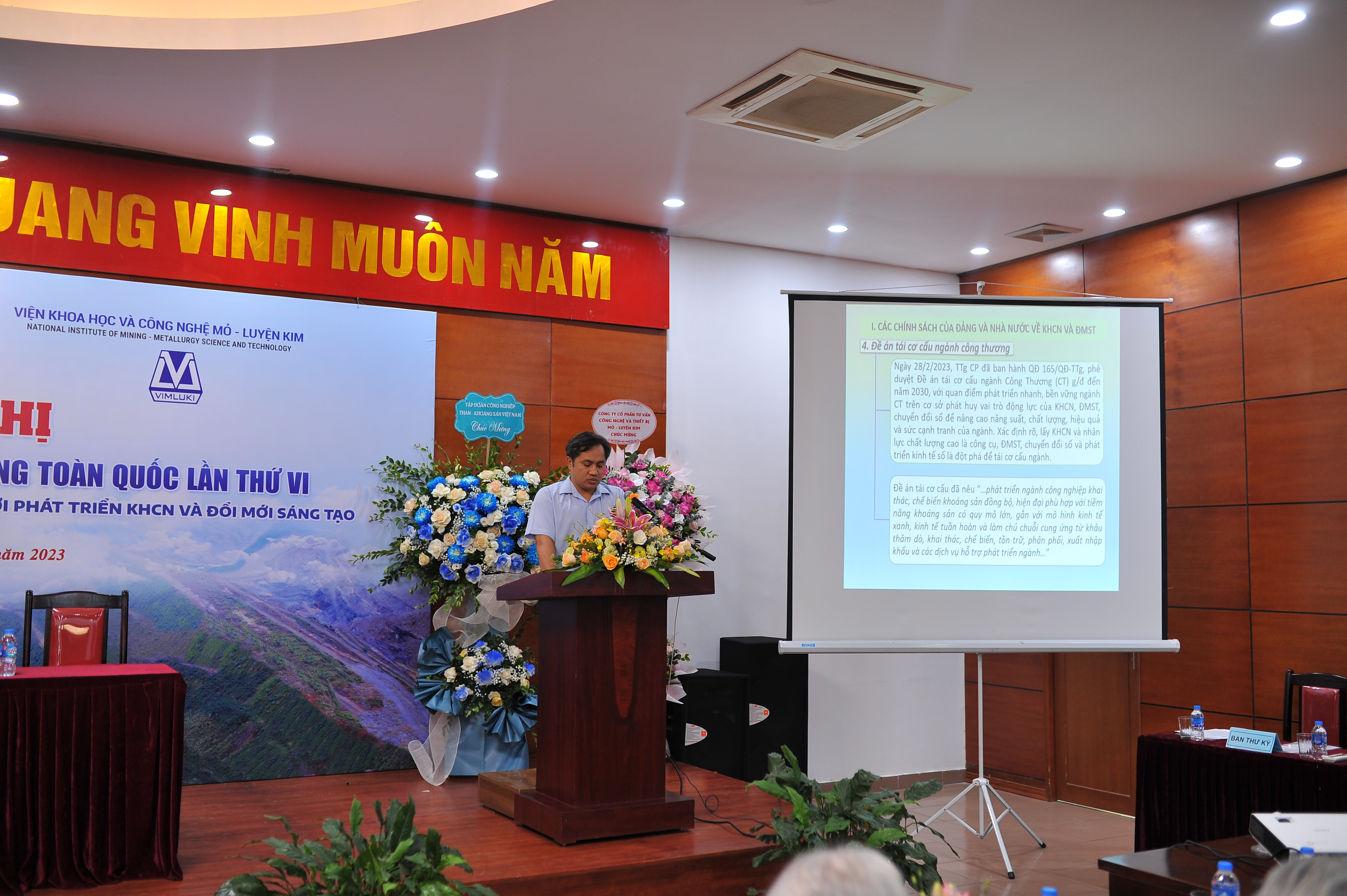 KHOA HỌC CÔNG NGHỆ VÀ ĐỔI MỚI SÁNG TẠO THÚC ĐẨY QUÁ TRÌNH CÔNG NGHIỆP HÓA, HIỆN ĐẠI HÓA NGÀNH KHAI THÁC,  CHẾ BIẾN KHOÁNG SẢN VIỆT NAM