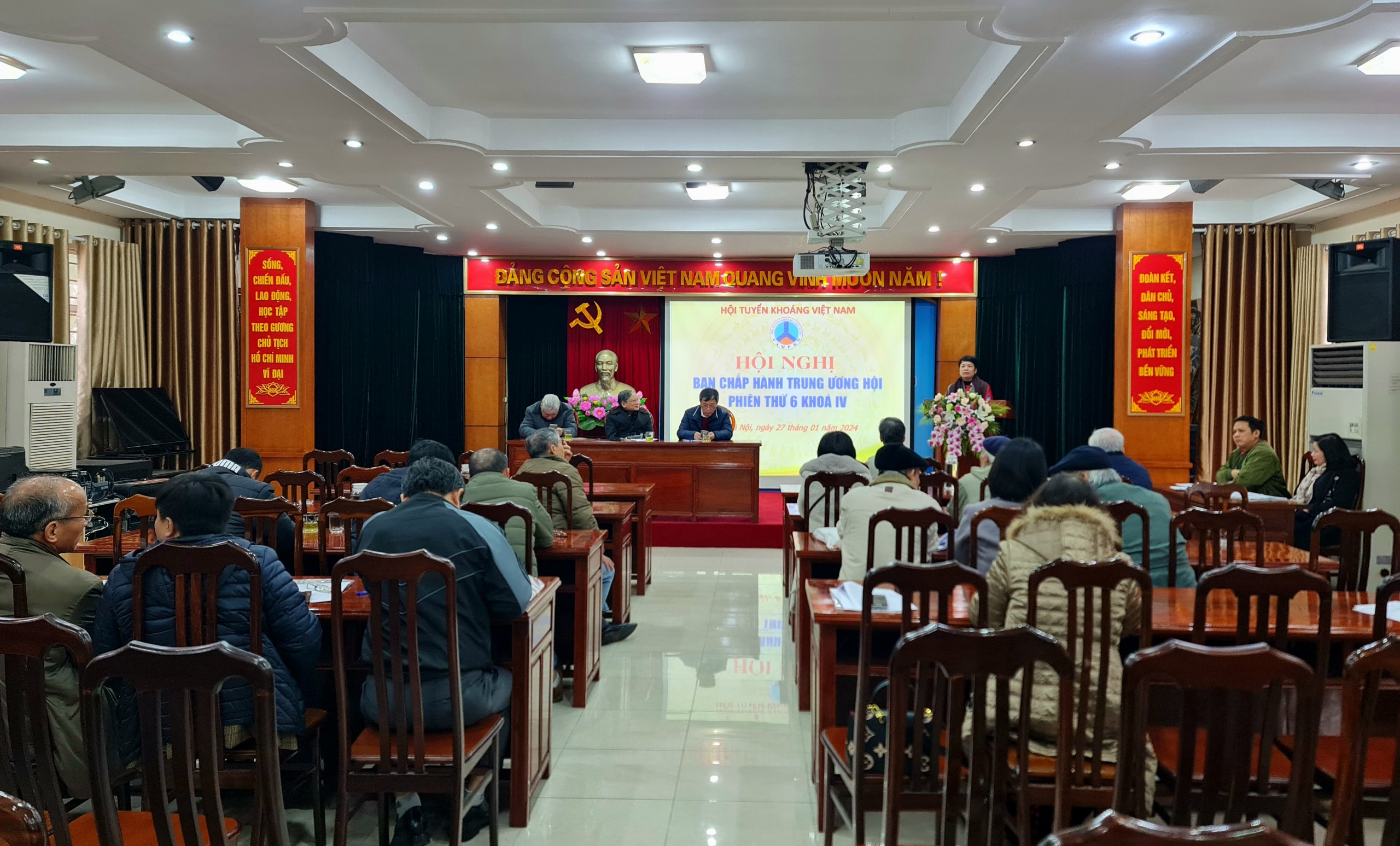 HỌP BAN CHẤP HÀNH HỘI TKVN PHIÊN THỨ SÁU NHIỆM KỲ IV(MỞ RỘNG)